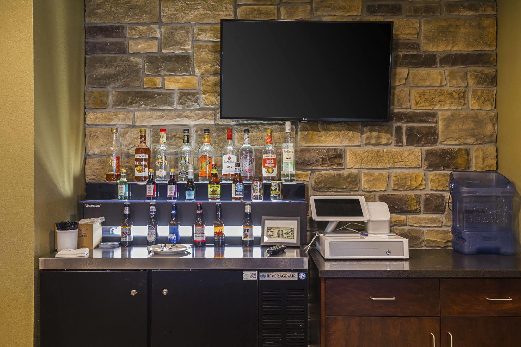 Cobblestone Inn & Suites - Lakin エクステリア 写真