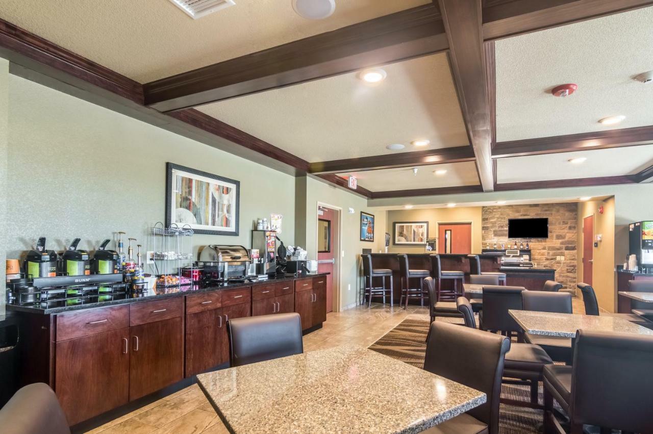 Cobblestone Inn & Suites - Lakin エクステリア 写真